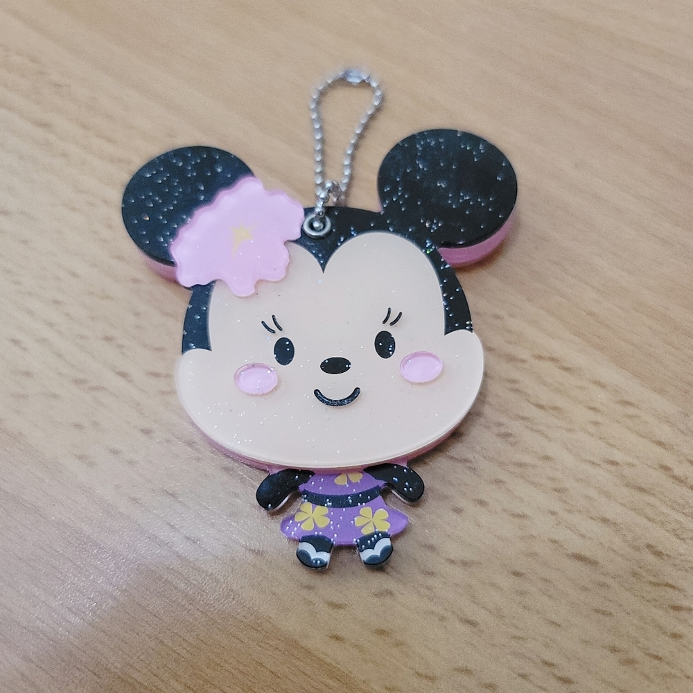 Disney Minnie Mouse Aulani Hawaii keychain